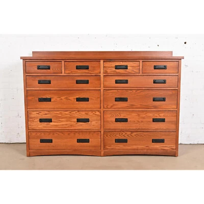 Cómoda estilo Stickley Mission Oak artes y manualidades de doce cajones Foto 1 de 4