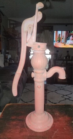 Antique/Vintage Cast Iron Hand Water Well Pump Farmhouse Flower Bed Primitive Cover