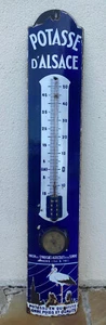 Ancienne plaque émaillée bombée Thermomètre Baromètre POTASSE Ed Jean 110x20cm - Imagen 1 de 10