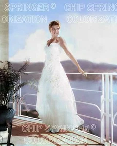 RITA HAYWORTH POSIERT AUF LANAI 8 X 10 SCHÖNES FARBFOTO VON CHIP SPRINGER - Bild 1 von 1