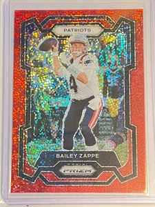 2023 Panini Prizm Red Sparkle Bailey Zappe #200 Redemption Sparkle Pack Patriots - Bild 1 von 2