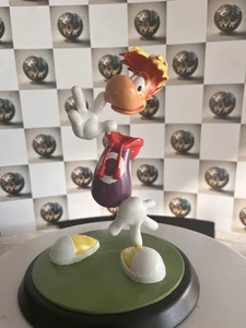 RAYMAN COLECCIONABLE FABRICADA EN RESINA PINTADA A MANO 14 Cm De Alto - Foto 1 di 6