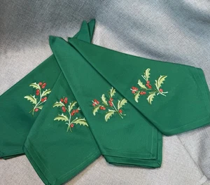 New Set 4 Christmas Green Embroidered Linen Holly Berry Leaves Table Napkins - Picture 1 of 6