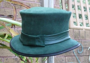 SUEDE LEATHER 1920s / CLOCHE / FLAPPER / VINTAGE / CHANGELING STYLE LADIES'S HAT - Picture 1 of 1