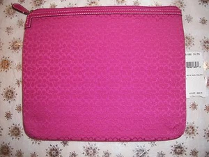 COACH 61992 MINI SIGNATURE TABLET CASE COVER PINK NWT GREAT GIFT!! - Picture 1 of 3
