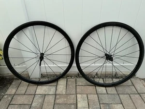 Bontrager 700c Aeolus Pro 3 Carbon Wheel Set Clincher Rim Brake 11 Speed 11s - Picture 1 of 6