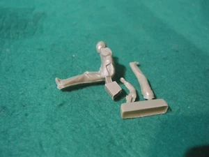 DRIVER REPRODUCCIÓN RL SCALEXTRIC BENTLEY - REQUIERE PINTURA - Imagen 1 de 2