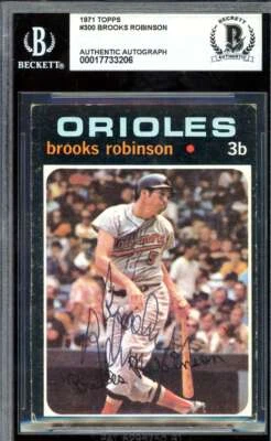 Brooks Robinson Beckett BAS Vintage Signed 1971 Topps Autograph - Image 1 of 2