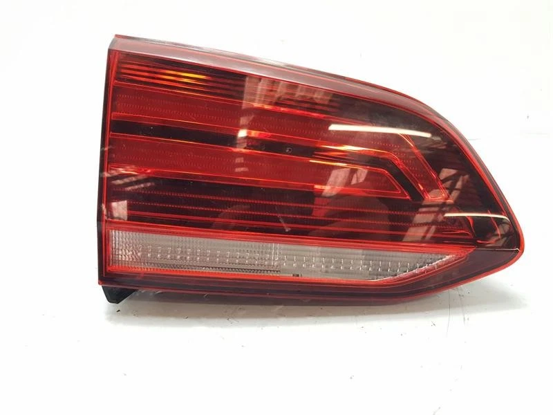 Volkswagen Golf 2019 luz trasera interior trasera lado pasajero familiar 5G9945093J Foto 1 de 4