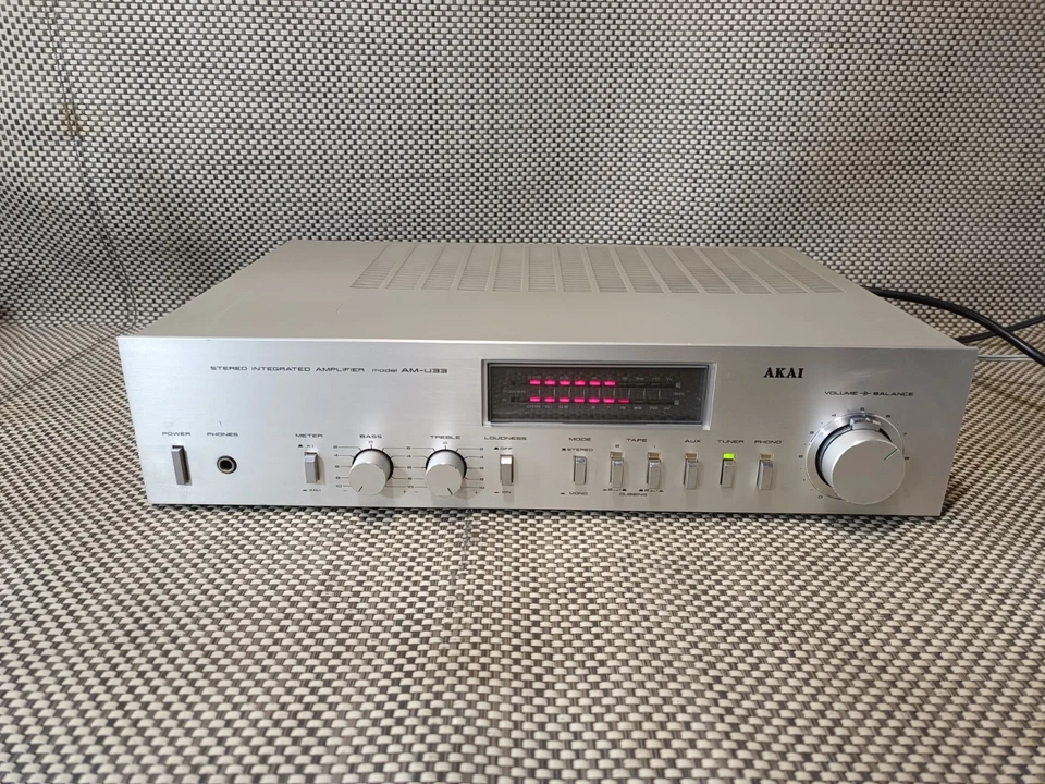 Akai AM-U33 Stereo Integrated Amplifier HiFi - Bild 1 von 4
