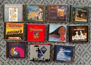 11 CD de Disney Pinocho, Pocahontas, Blancanieves, Cenicienta, Aladino, Bambi y - Imagen 1 de 2