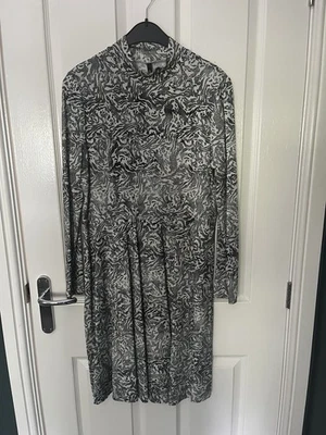 Karen Millen Black And White Patterned Dress Size 12 - Image 1 of 4