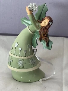Christmas ornament resin angel holly leaf wings & holding snowflake OH9087 - Picture 1 of 7