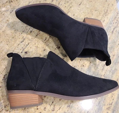 American Eagle Women Size 9 Pull on Black Suede  Ankle Booties Great Condition - Image 1 of 4