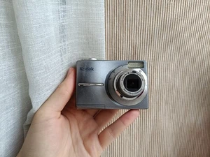 🔥Cámara digital Kodak EasyShare C813 plateada 8,2 MP🔥¡Conjunto completo FUNCIONA LEER!🔥 - Imagen 1 de 7