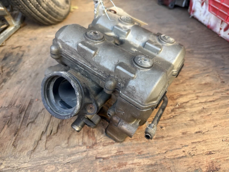 1999 SUZUKI TL1000R MOTOR TRASEIRO CABEÇA DE CILINDRO EXTREMIDADE SUPERIOR CAMS PONTES - Imagem 1 de 4