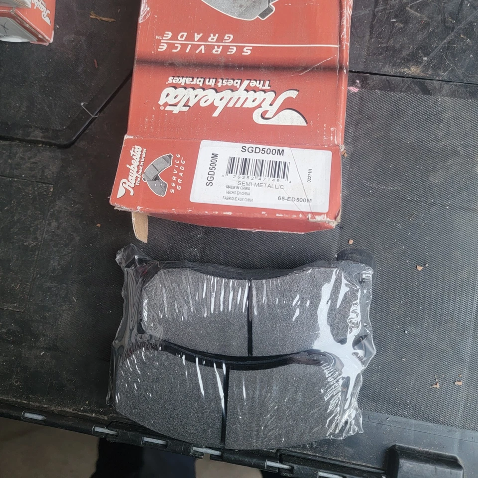 Conjunto de pastilhas de freio a disco dianteiro pastilhas de freio metálicas Raybestos serve 91-96 Toyota Previa - Imagem 1 de 1