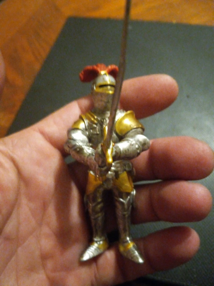  Figura Caballero Espada Larga Blindada Desmontada Edad Medieval Schleich Escala Foto 1 de 4