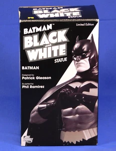 DC DIRECT BATMAN BLACK & WHITE STATUE BY PATRICK GLEASON - Picture 1 of 8