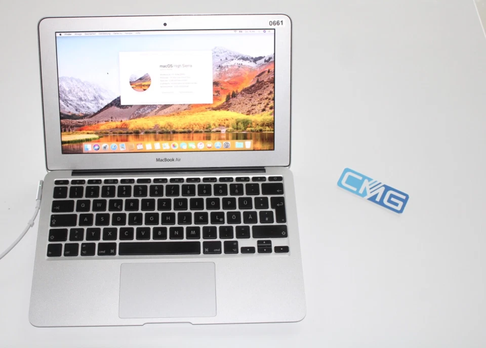 Apple MacBook Air  11,6" 256 GB SSD 2GB RAM 1,4Ghz 11" Ende 2010 (lesen) OSX10.1 - Bild 1 von 4