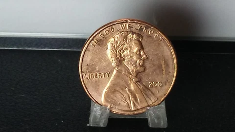 2003? D Lincoln Cent Error Strike Through Grease Cover