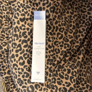 Nu Skin Tru Face Line Corrector Neu Versiegelt Peptid Verfeinerndes Gel - Bild 1 von 3