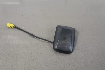 Antena montada en maletero Dodge Challenger 11-14 negra 05064908AA Foto 1 de 4