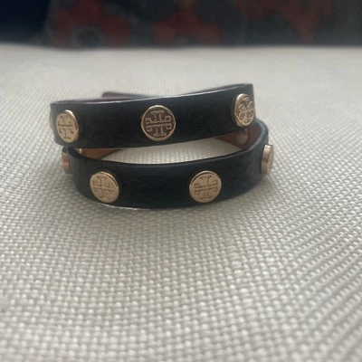 Pulsera Tory Burch de cuero con doble envoltura Foto 1 de 3