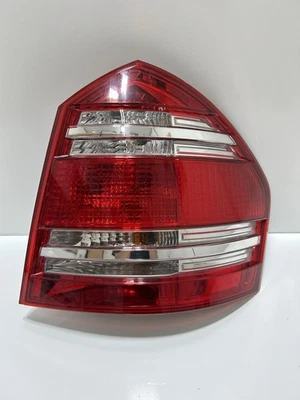 07-09 Lámpara de luz trasera lateral derecha pasajero Mercedes X164 GL450 GL550 OEM Foto 1 de 4