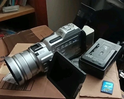 JVC GR-DV3000u Camcorder W/Battery, Charger, 16MB SD - WORKING - Image 1 of 4