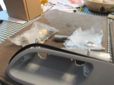 NEW 1999 - 2002 LINCOLN CONTINENTAL LH REAR OUTER DOOR HANDLE F8OZ-5426605-AA - Image 1 of 4