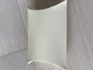 WHOLESALE JOBLOT 48 CREAM PILLOW BOXES, GIFT BOX, GIFT PACKAGING - Picture 1 of 3