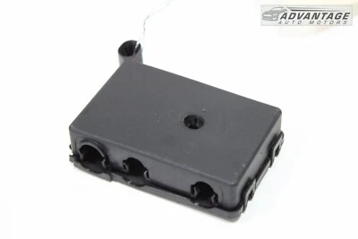 2011-2016 BMW 535I F10 REAR RIGHT SIDE WIRE PLUG IN CONNECTION BRACKET OEM - Image 1 of 4