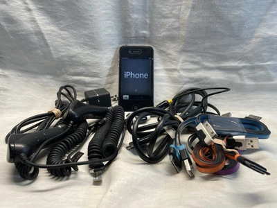 Verizon iPhone 4 CDMA  Black bundled - Image 1 of 4