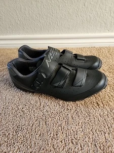 Shimano ME3 Cycling Shoes Size 48 Black Mens - Picture 1 of 9