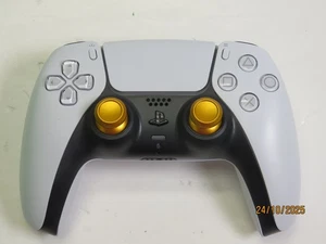 PlayStation 5 DualSense Wireless Controller - Weiß Custom Aluminium Thumbcaps - Bild 1 von 36