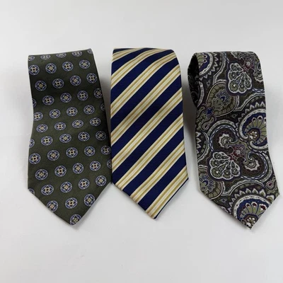 Lote De 3 Chaps Ralph Lauren Corbatas Cuello Seda Rayas Amarillas Floral Verde Oliva Defecto Foto 1 de 4