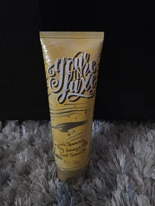 Perfectly Posh Body You're In Luxe Gold Shimmering Body 4 Fl Oz NEW - Picture 1 of 3