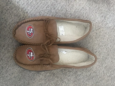 SAN FRANCISCO 49ERS NFL MEN MOCCASIN TAN SIZE L 11/12 SLIPPERS FOCO never worn Cover