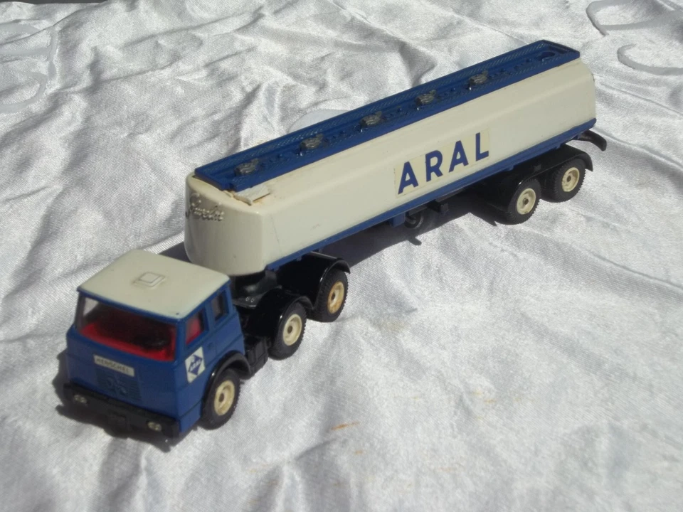 SIKU HENSCHEL ARAL F2018 2A V288 VEDI DESCRIZIONE - Immagine 1 di 4