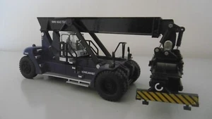 Oxford Konecranes Container Reach Stacker Modell 1:76 No Livery Code 3 - Bild 1 von 3