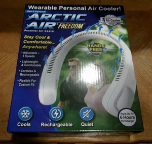 Arctic Air Freedom Halsventilator tragbar Kühler Luftreiniger Enjoy Cool AC 3 Geschwindigkeiten Neu im Karton - Bild 1 von 3