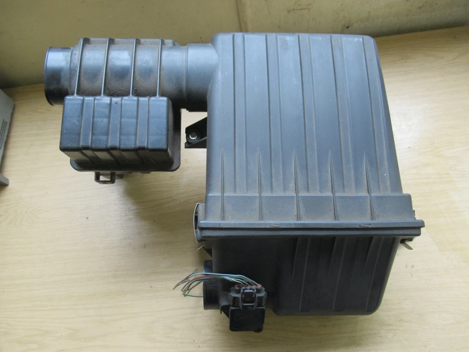 SUZUKI SWIFT MK2 (05-10) 1.3 PETROL AIR FILTER BOX HOUSING M13A - Image 1 of 1