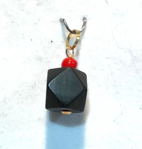 Neu 14k Gold GROß 10mm ECHTE "AZABACHE Perle" Charm/Anhänger - Bild 1 von 1