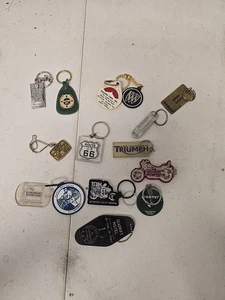 Lot Of 15 Collectible Keychains Advertising And More - Picture 1 of 7