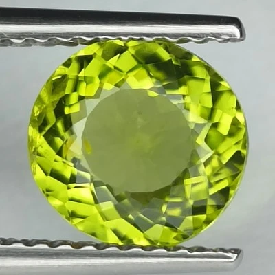  NATURAL 1.72Cts BEAUTIFUL  PAKISTAN PERIDOT . - Image 1 of 4