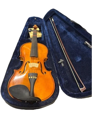 Carlo Robelli CR 113 Size 1/4 Violin with Rosin, Case, Bow and New Strings - Image 1 of 4