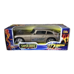 Superdrive James Bond 007 Light Sound Aston Martin DB5 Car Gold - Imagen 1 de 8