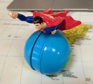 Flying Superman Over Globe Toy (2000 Hardees) - Picture 1 of 4