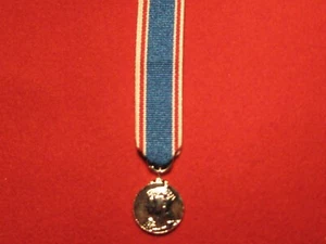 Miniature Coronation Medal 1937 with ribbon in Near Mint Condition - Picture 1 of 2